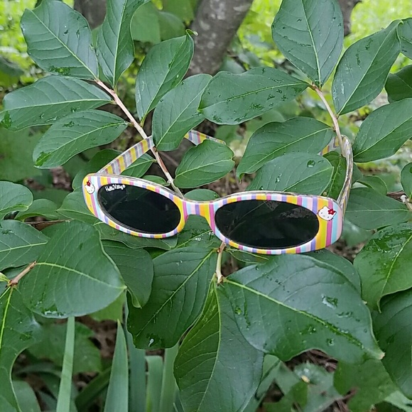 Hello Kitty Toddler Striped Pastel Sunglasses 😎 - Picture 1 of 5